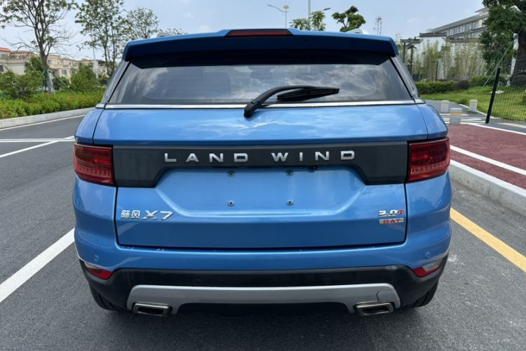 Used Land X7 2015 2.0T Panoramic Prestige Edition Exterior 1