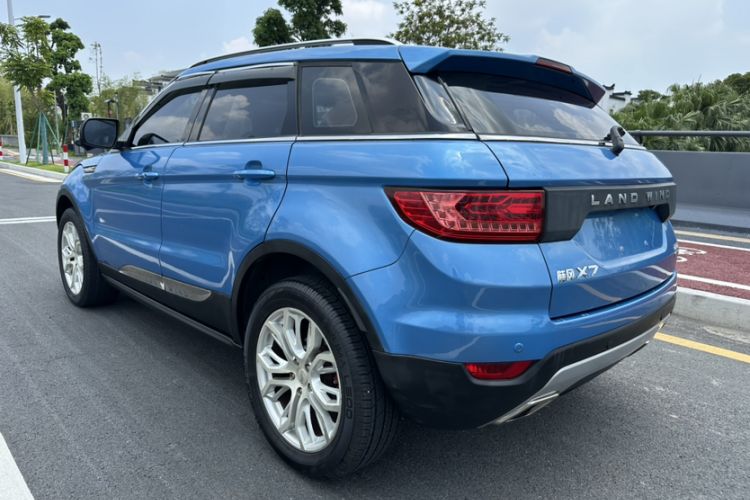 Used Land X7 2015 2.0T Panoramic Prestige Edition Exterior 2