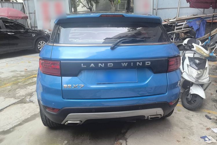 Used Land X7 2015 2.0T Panoramic Prestige Edition Exterior 4