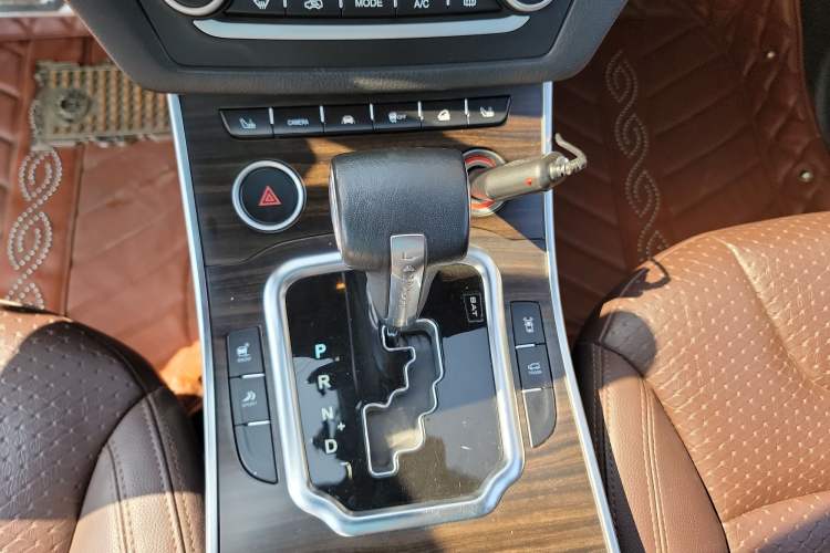 Used Land X7 2015 2.0T Panoramic Flagship Edition Gear Lever