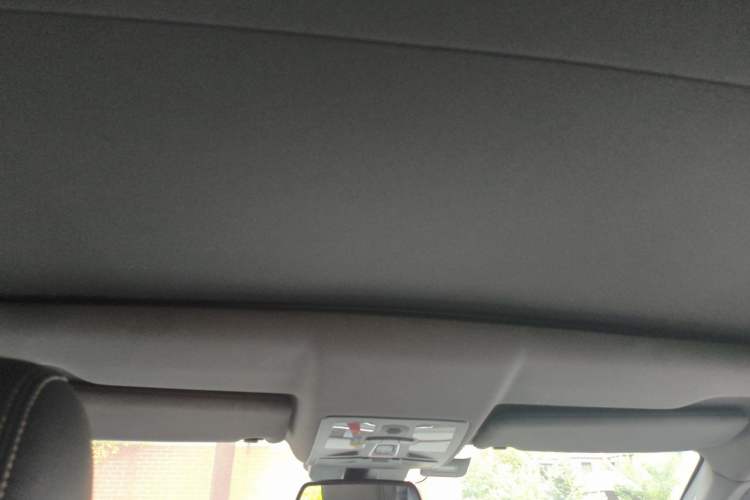 Used Land X7 2015 2.0T Panoramic Flagship Edition Headliner