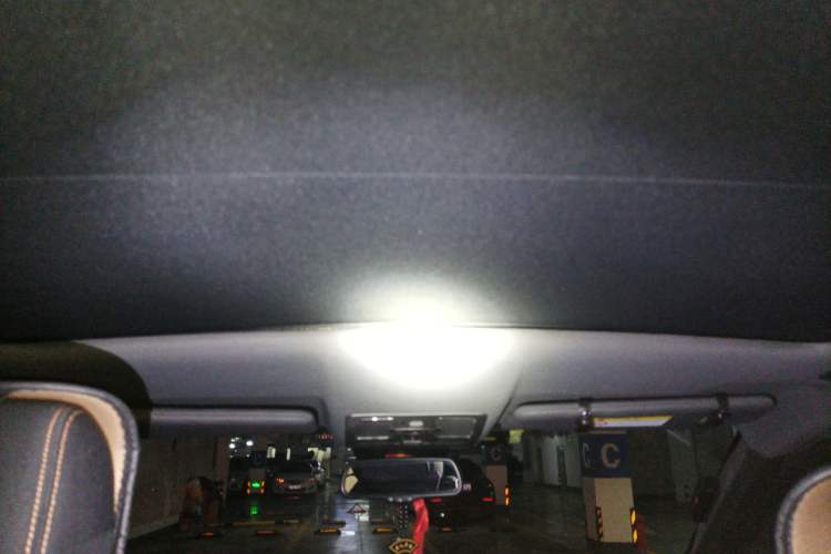 Used Land X7 2015 2.0T Panoramic Luxury Edition Headliner