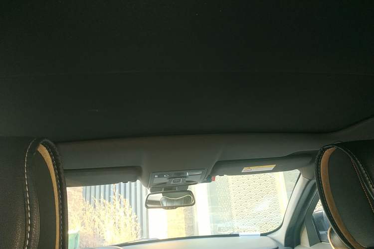 Used Land X7 2015 2.0T Panoramic Luxury Edition Headliner