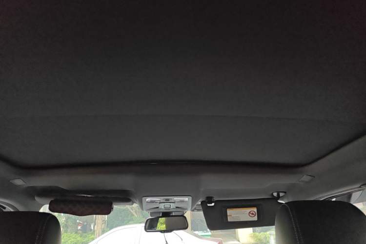 Used Land X7 2015 2.0T Panoramic Prestige Edition Headliner