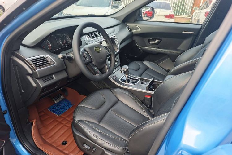 Used Land X7 2015 2.0T Panoramic Prestige Edition Interior 1