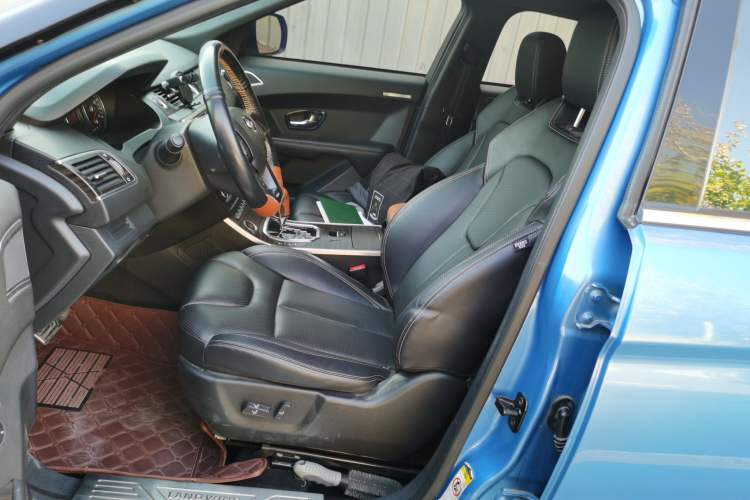 Used Land X7 2015 2.0T Panoramic Prestige Edition Interior 1