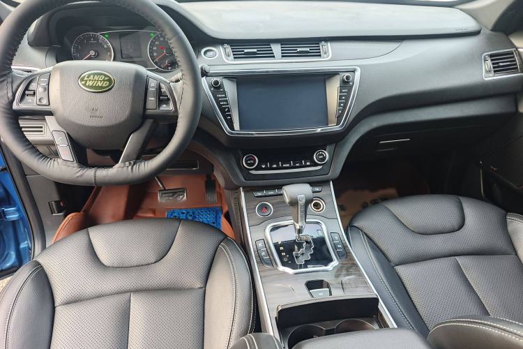 Used Land X7 2015 2.0T Panoramic Prestige Edition Interior 2