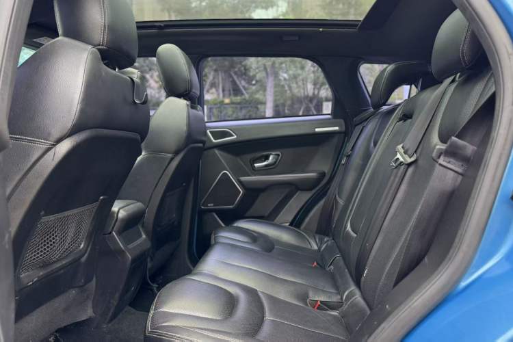 Used Land X7 2015 2.0T Panoramic Prestige Edition Interior 2