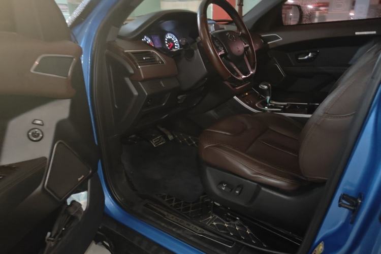 Used Land X7 2015 2.0T Panoramic Flagship Edition Interior 3