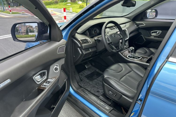 Used Land X7 2015 2.0T Panoramic Prestige Edition Interior 3