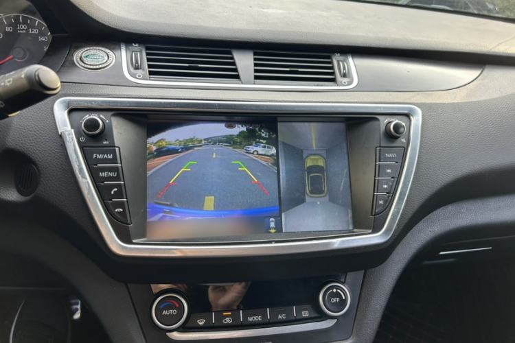 Used Land X7 2015 2.0T Panoramic Prestige Edition Interior 3