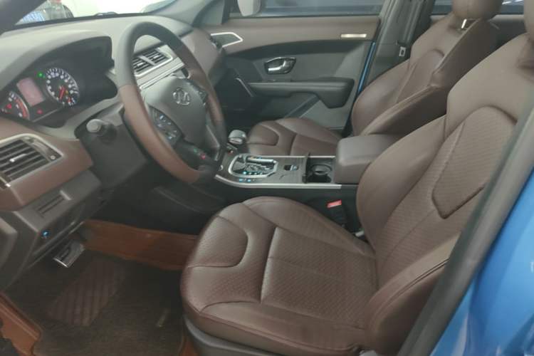 Used Land X7 2015 2.0T Panoramic Prestige Edition Left Front Seat