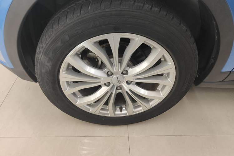 Used Land X7 2015 2.0T Panoramic Prestige Edition Left Front Wheel Hub