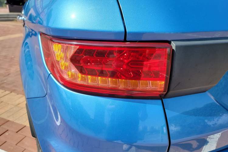 Used Land X7 2015 2.0T Panoramic Flagship Edition Left Rear Taillight