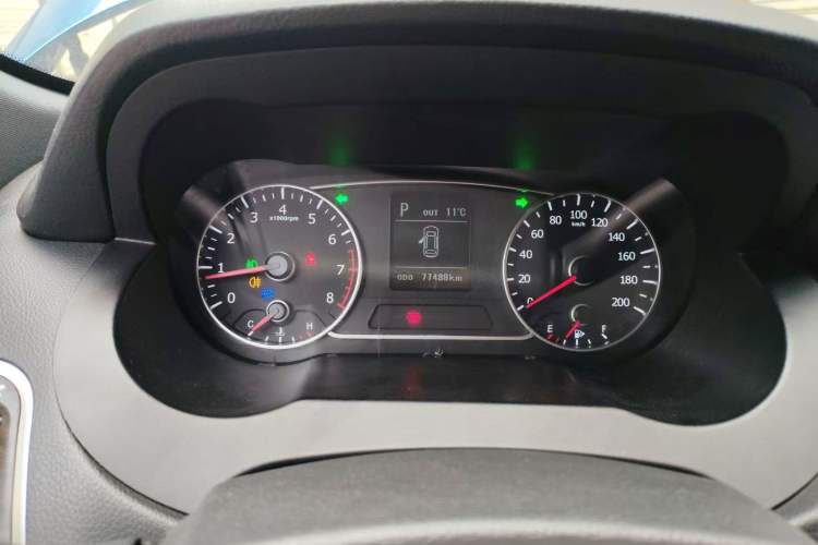 Used Land X7 2015 2.0T Panoramic Flagship Edition Odometer Close Up