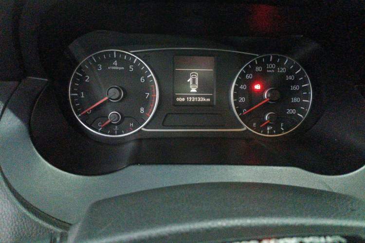 Used Land X7 2015 2.0T Panoramic Prestige Edition Odometer Close Up