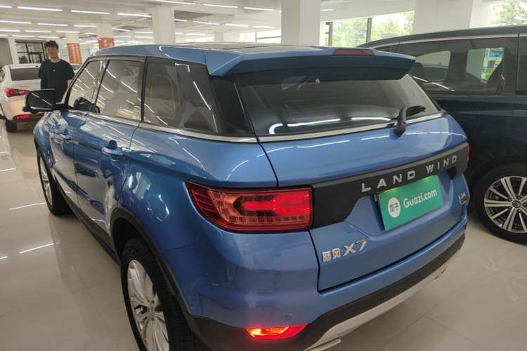 Used Land X7 2015 2.0T Panoramic Prestige Edition Rear Left 45 Deg