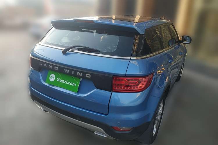 Used Land X7 2015 2.0T Panoramic Luxury Edition Rear Right 45 Deg