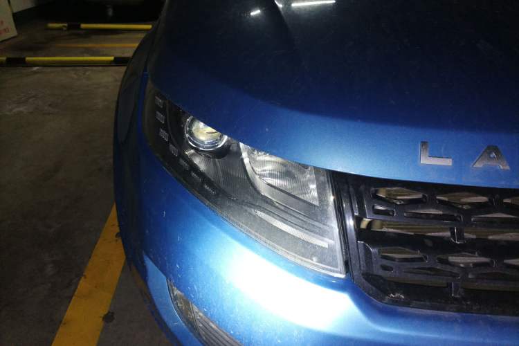 Used Land X7 2015 2.0T Panoramic Luxury Edition Right Front Headlight