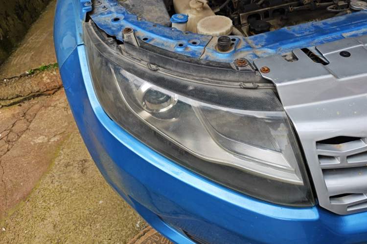 Used Land X7 2015 2.0T Panoramic Prestige Edition Right Front Headlight