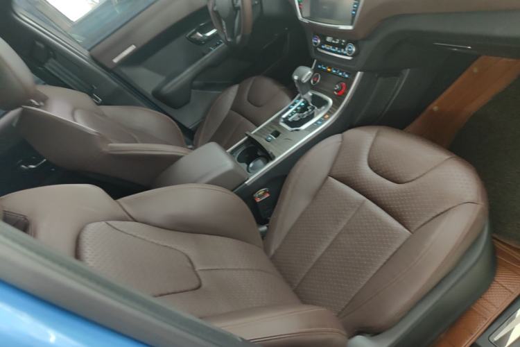 Used Land X7 2015 2.0T Panoramic Prestige Edition Right Front Seat