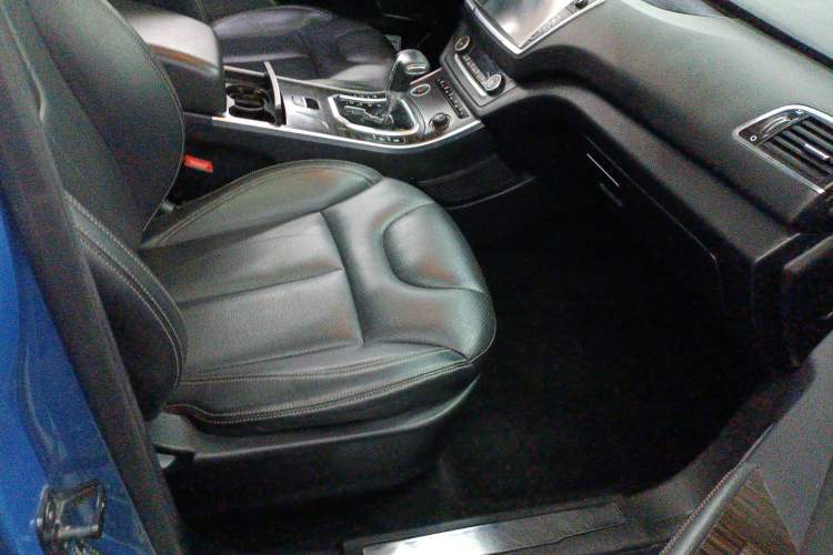 Used Land X7 2015 2.0T Panoramic Prestige Edition Right Front Seat