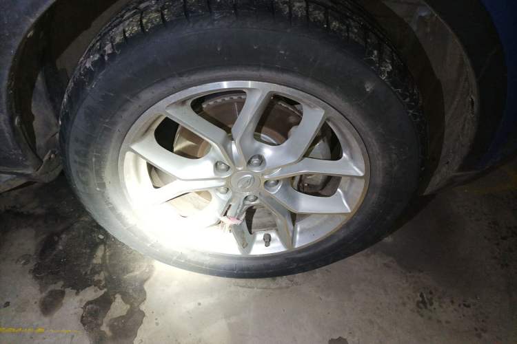 Used Land X7 2015 2.0T Panoramic Luxury Edition Right Front Wheel Hub