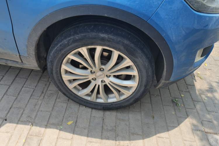 Used Land X7 2015 2.0T Panoramic Prestige Edition Right Front Wheel Hub