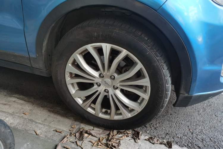 Used Land X7 2015 2.0T Panoramic Prestige Edition Right Front Wheel Hub