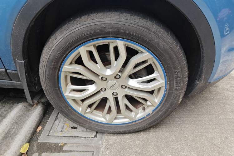 Used Land X7 2015 2.0T Panoramic Prestige Edition Right Front Wheel Hub