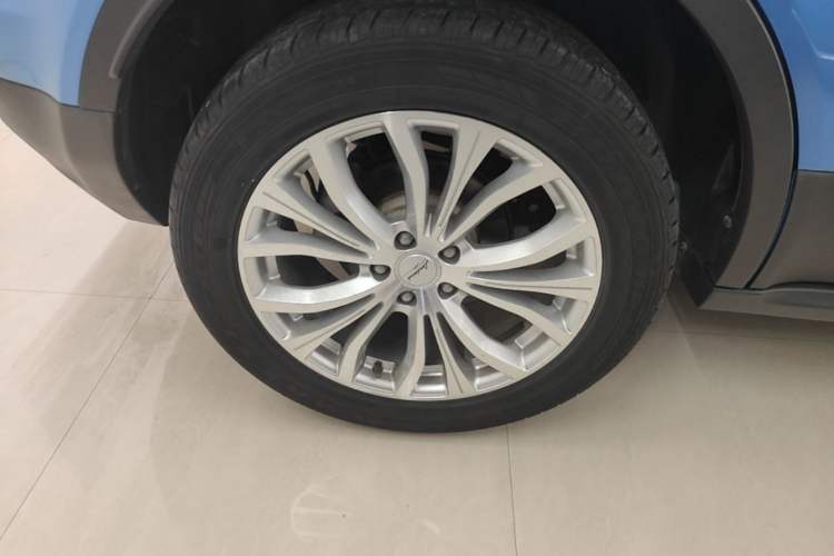 Used Land X7 2015 2.0T Panoramic Prestige Edition Right Rear Wheel Hub