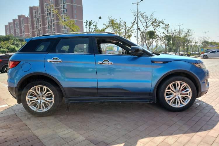 Used Land X7 2015 2.0T Panoramic Flagship Edition Right Side