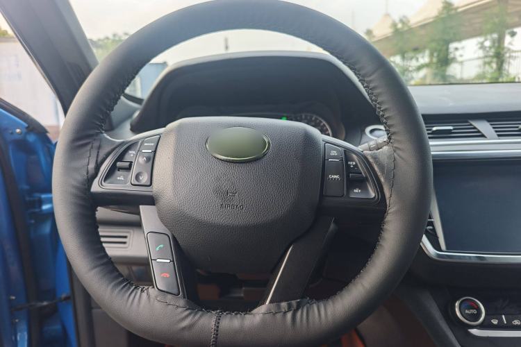 Used Land X7 2015 2.0T Panoramic Prestige Edition Steering Wheel