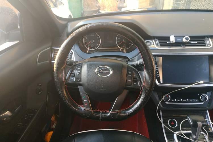 Used Land X7 2015 2.0T Panoramic Luxury Edition Steering Wheel