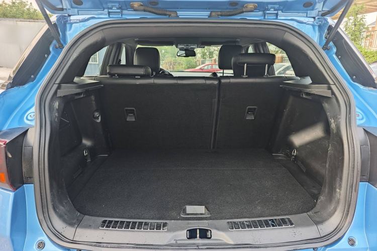 Used Land X7 2015 2.0T Panoramic Prestige Edition Trunk