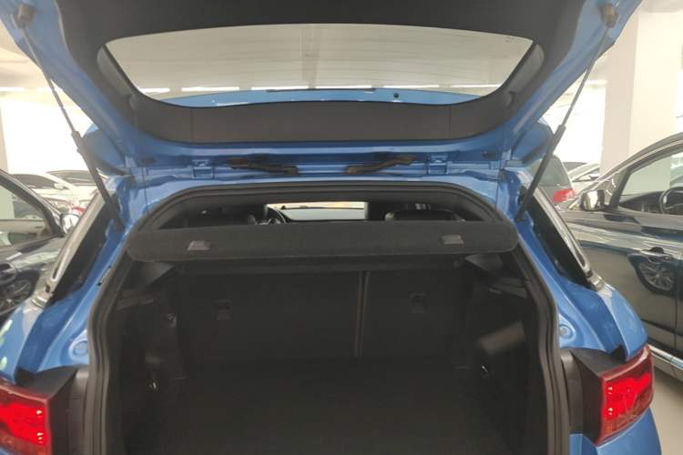Used Land X7 2015 2.0T Panoramic Prestige Edition Trunk