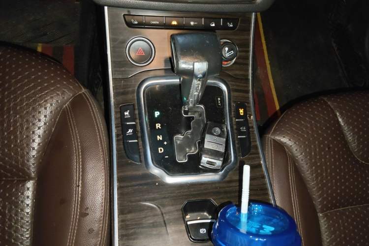 Used Land X7 2015 2.0T Panoramic Flagship Edition Gear Lever