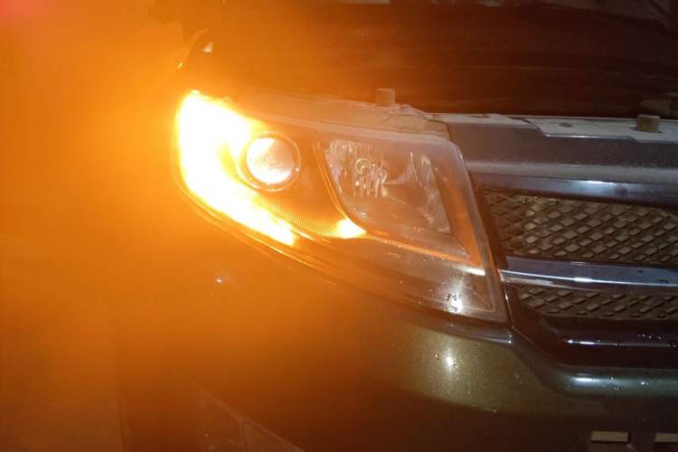 Used Land X7 2015 2.0T Panoramic Flagship Edition Right Front Headlight