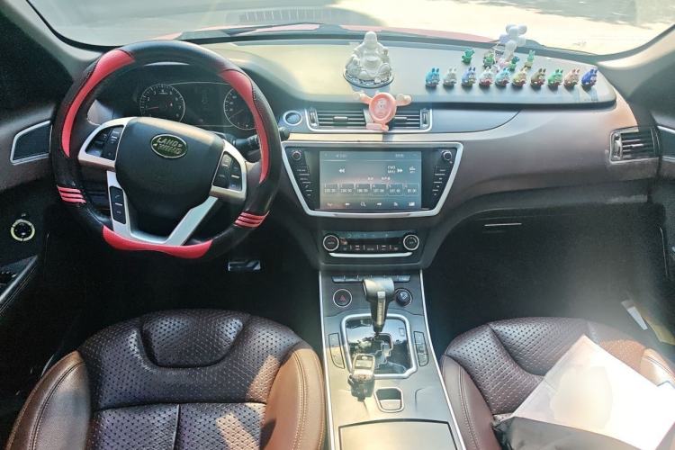 Used Land X7 2015 2.0T Panoramic Prestige Edition Center Console