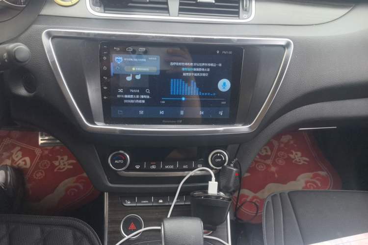 Used Land X7 2015 2.0T Panoramic Prestige Edition Audio And AC Panel
