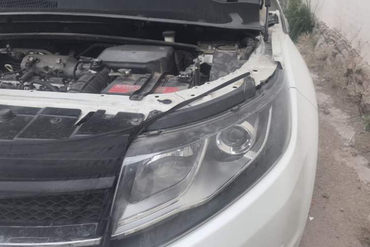 Used Land X7 2015 2.0T Panoramic Prestige Edition Engine Bay Left