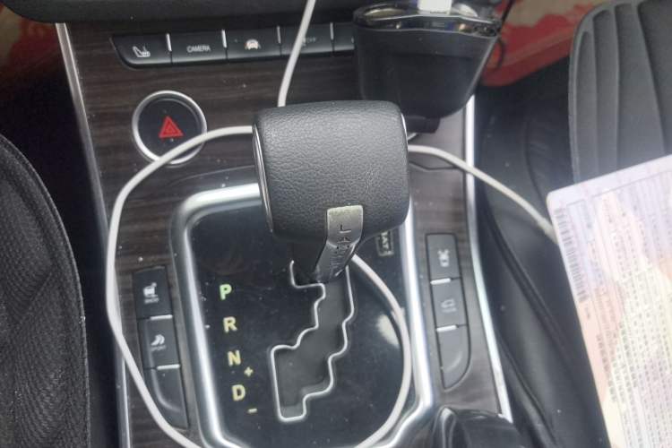 Used Land X7 2015 2.0T Panoramic Prestige Edition Gear Lever