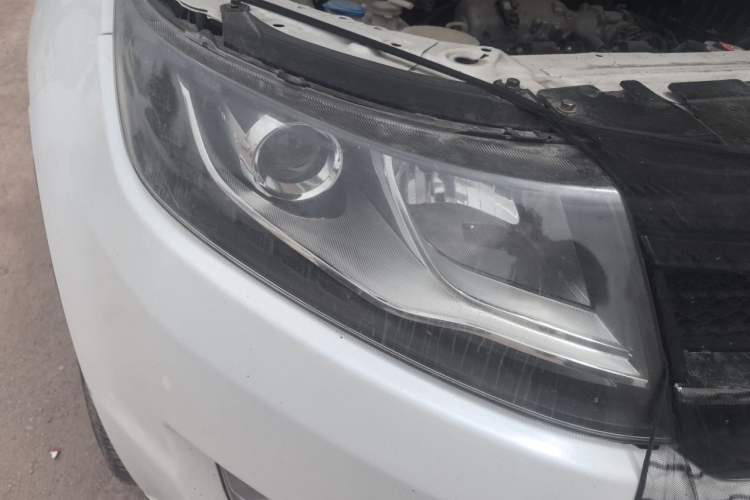 Used Land X7 2015 2.0T Panoramic Prestige Edition Right Front Headlight