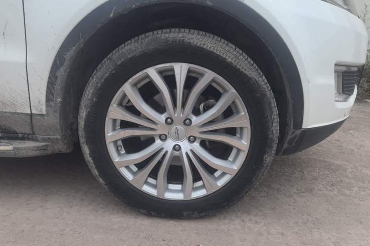 Used Land X7 2015 2.0T Panoramic Prestige Edition Right Front Wheel Hub