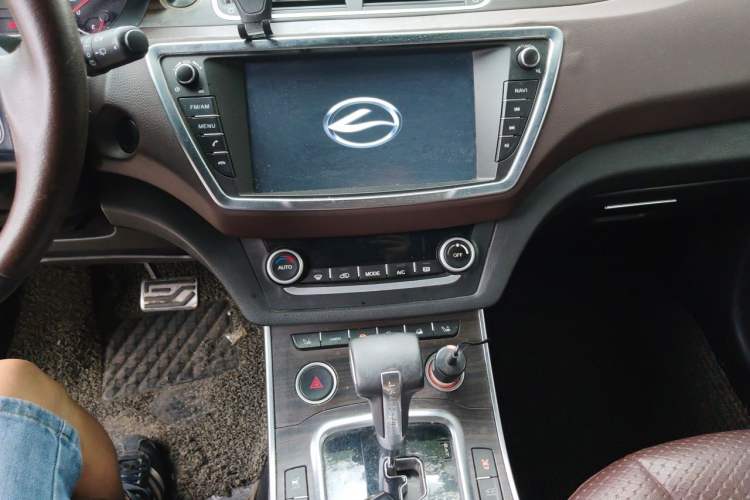 Used Land X7 2015 2.0T Panoramic Prestige Edition Audio And AC Panel
