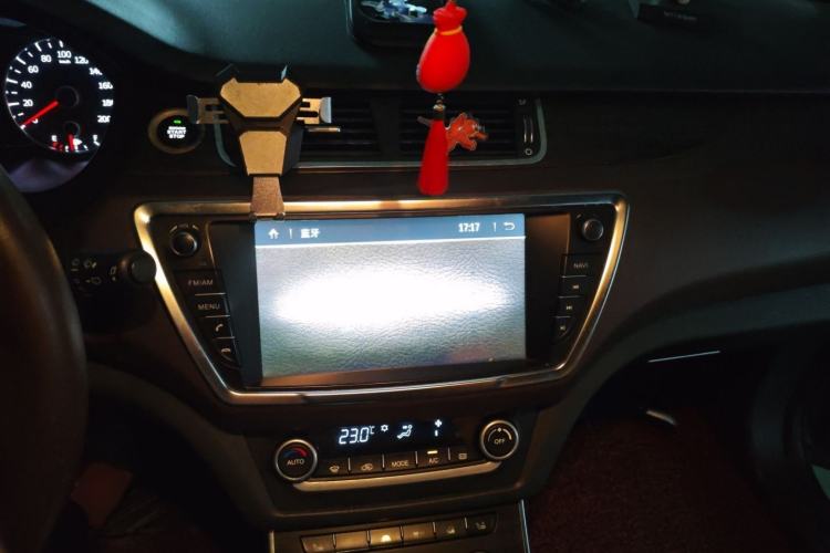Used Land X7 2015 2.0T Panoramic Prestige Edition Audio And AC Panel