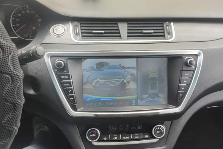 Used Land X7 2015 2.0T Panoramic Prestige Edition Audio And AC Panel