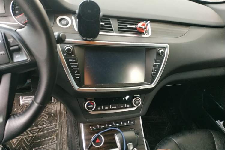 Used Land X7 2015 2.0T Panoramic Flagship Edition Audio And AC Panel
