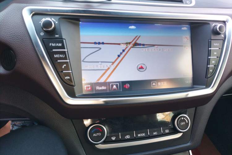 Used Land X7 2015 2.0T Panoramic Prestige Edition Audio And AC Panel