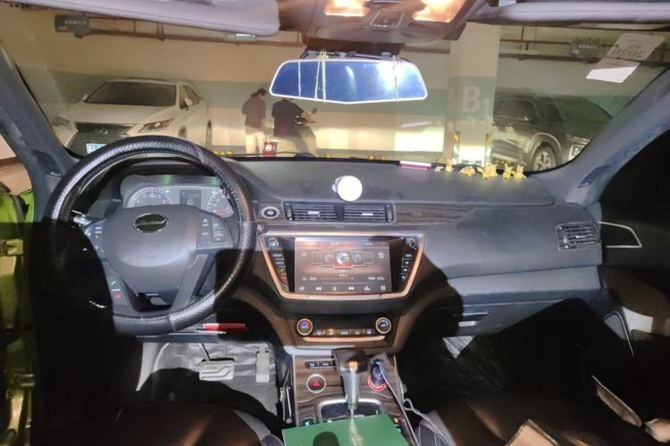 Used Land X7 2015 2.0T Panoramic Flagship Edition Center Console